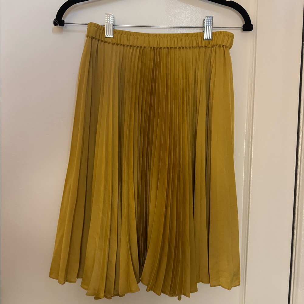 Club Monaco A-Line Pleated Yellow Skirt